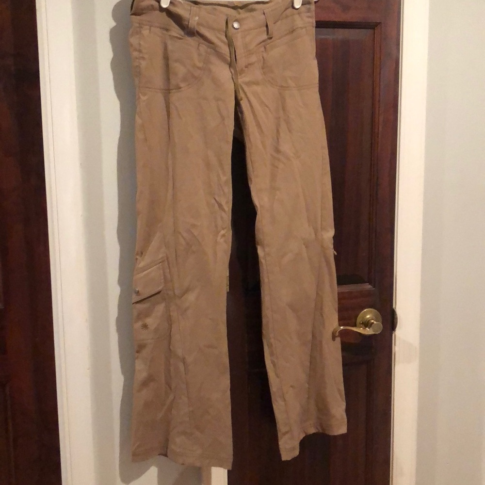 Athleta women’s khaki cargo pants size 4